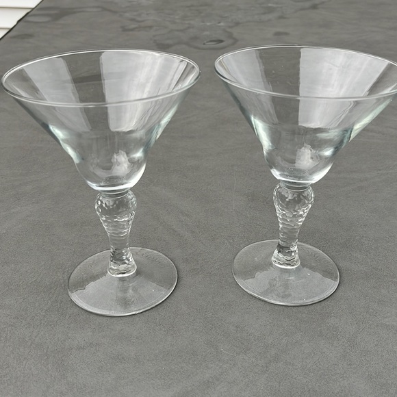 Set of two martinis glass with etched stem - Picture 1 of 3